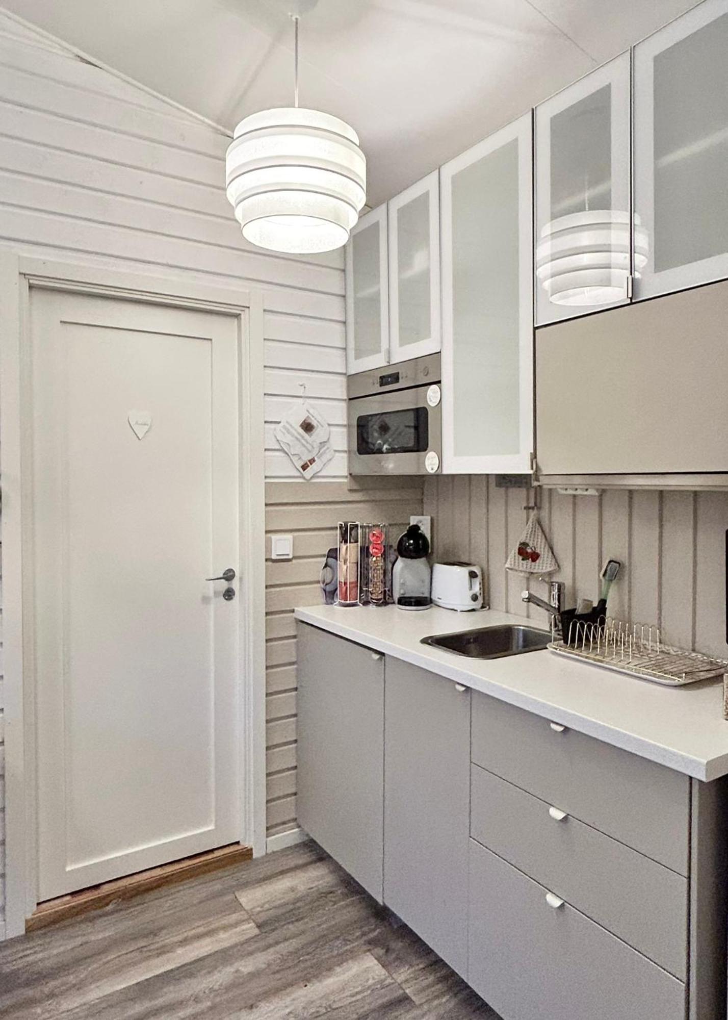 Lilla Huset Bed & Breakfast - Countryside Guesthouse, Free Parking Orebro Exterior photo